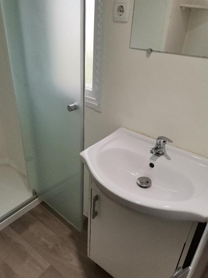 Camping Valras Climatise Hotel Serignan Bagian luar foto